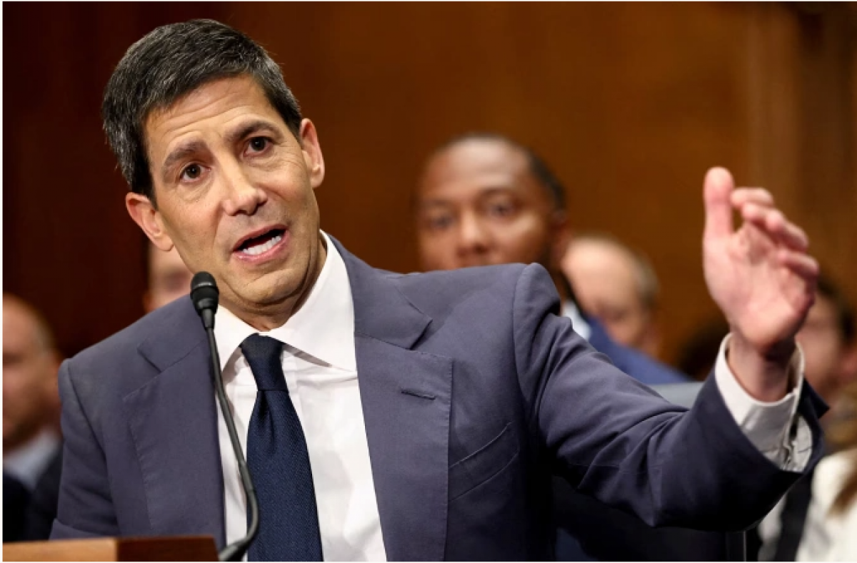 Ông Kevin Warsh trong cuộc điều trần trước Thượng viện Mỹ tháng 4/2026. Ảnh: Reuters
 
