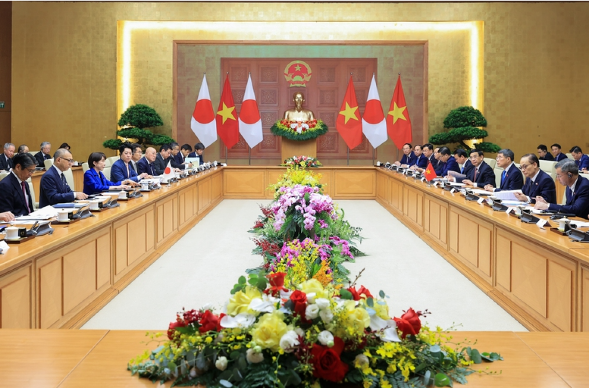 Hai bên nhất trí các biện pháp nhằm sớm đưa đầu tư của Nhật Bản vào Việt Nam đạt 5 tỷ USD/năm và kim ngạch thương mại song phương sớm đạt 60 tỷ USD vào năm 2030
 