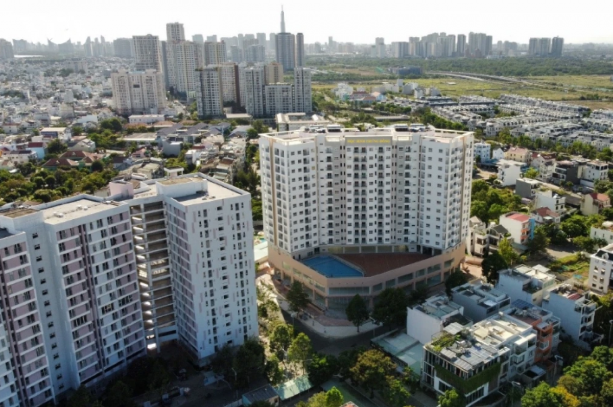 Nhà ở xã hội tại TP.HCM luôn trong tình trạng không đủ đáp ứng (Ảnh: Duy Phương)