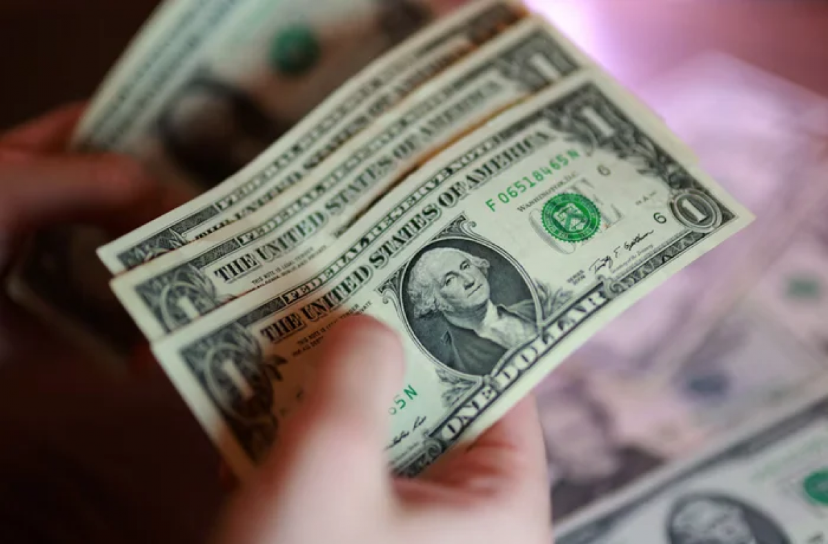 Hình ảnh các tờ tiền Đô la Mỹ. Ảnh: REUTERS