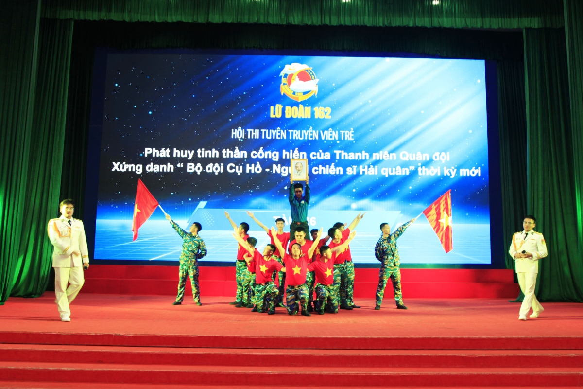 Phần thi tuyên truyền viên trẻ của Chi đoàn tàu 26