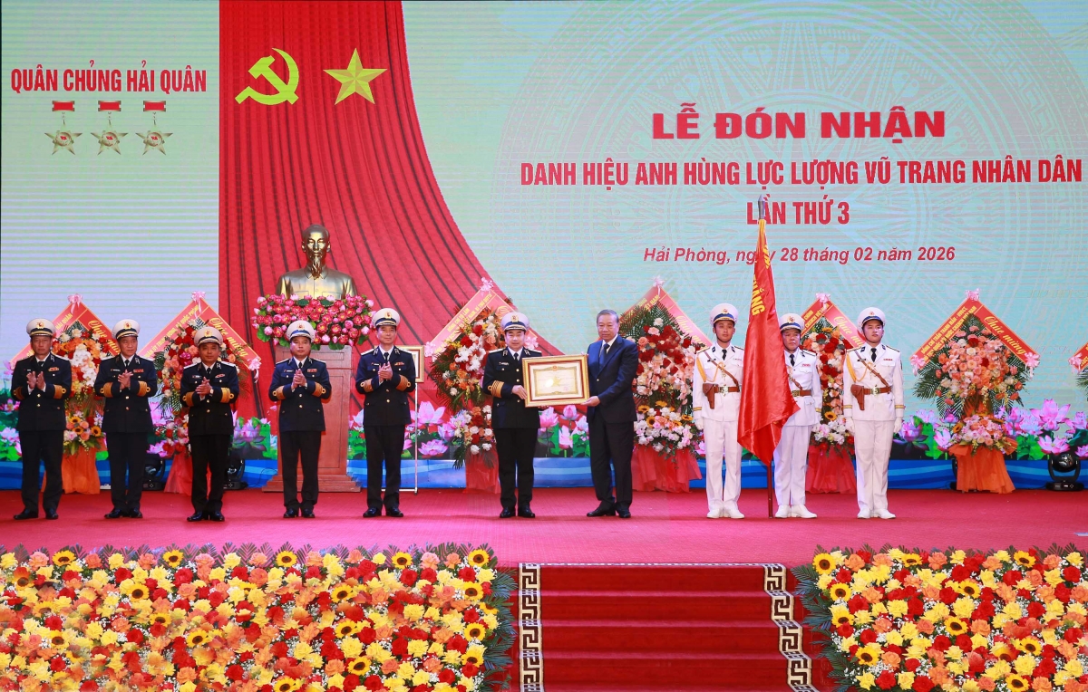 Tổng bí thư, Chủ tịch nước Tô Lâm trao Danh hiệu AHLLVTND lần 3 tặng Quân chủng Hải quân