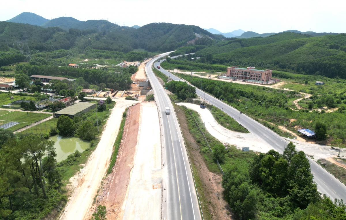 Cao tốc Cam Lộ - La Sơn