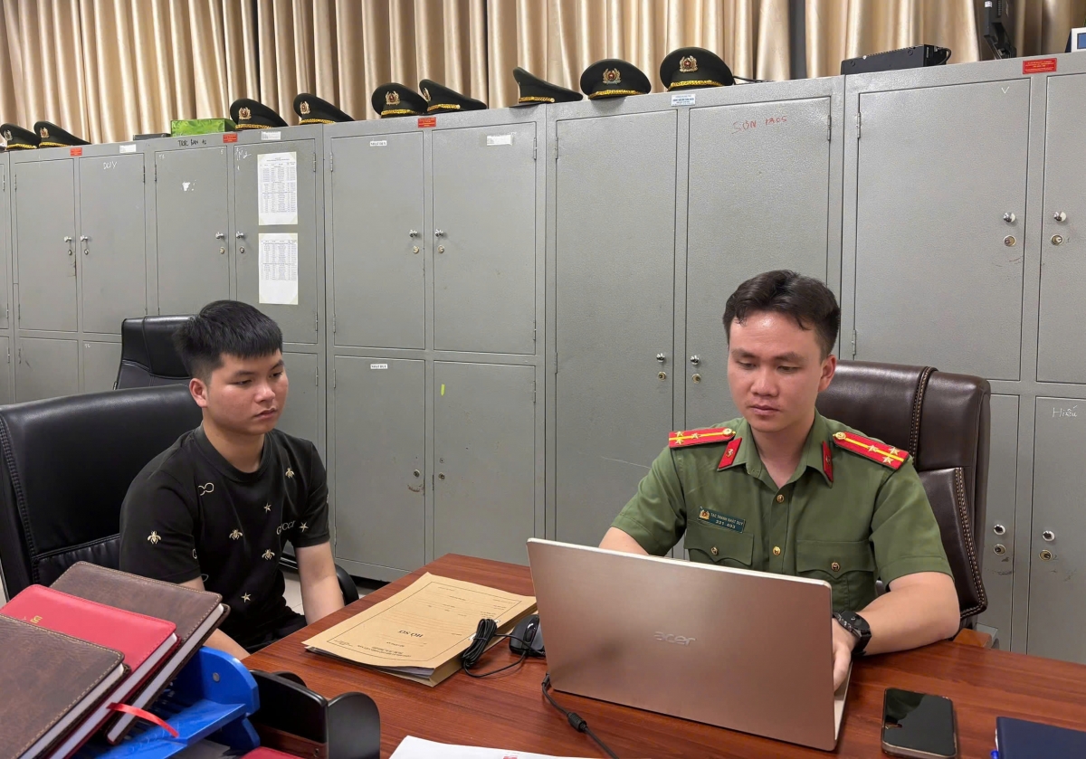 Đối tượng Vương Thành Nam tại cơ quan Công an.