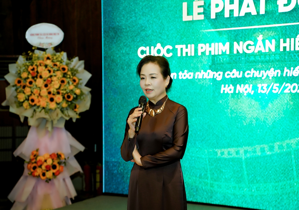 Bà Ngô Phương Lan, Chủ tịch Hiệp hội Xúc tiến phát triển Điện ảnh Việt Nam phát biểu tại lễ phát động cuộc thi