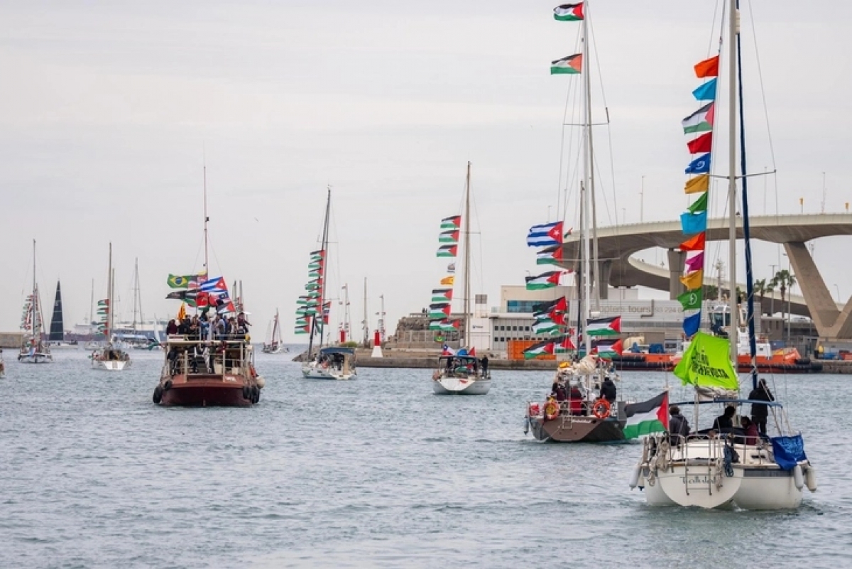Đội thuyền Global Sumud Flotilla xuất phát từ Barcelona (Tây Ban Nha) ngày 12-4 - Ảnh: AP