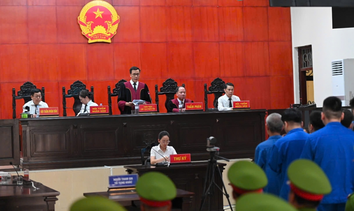 HĐXX tuyên phạt các bị cáo.