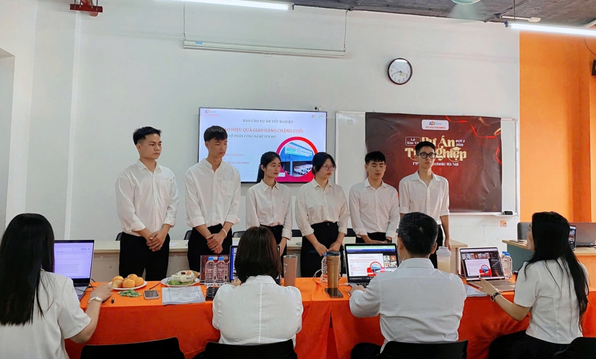 Hình ảnh các buổi tốt nghiệp của ngành logictics Cao Đẳng FPT Polytechnics.