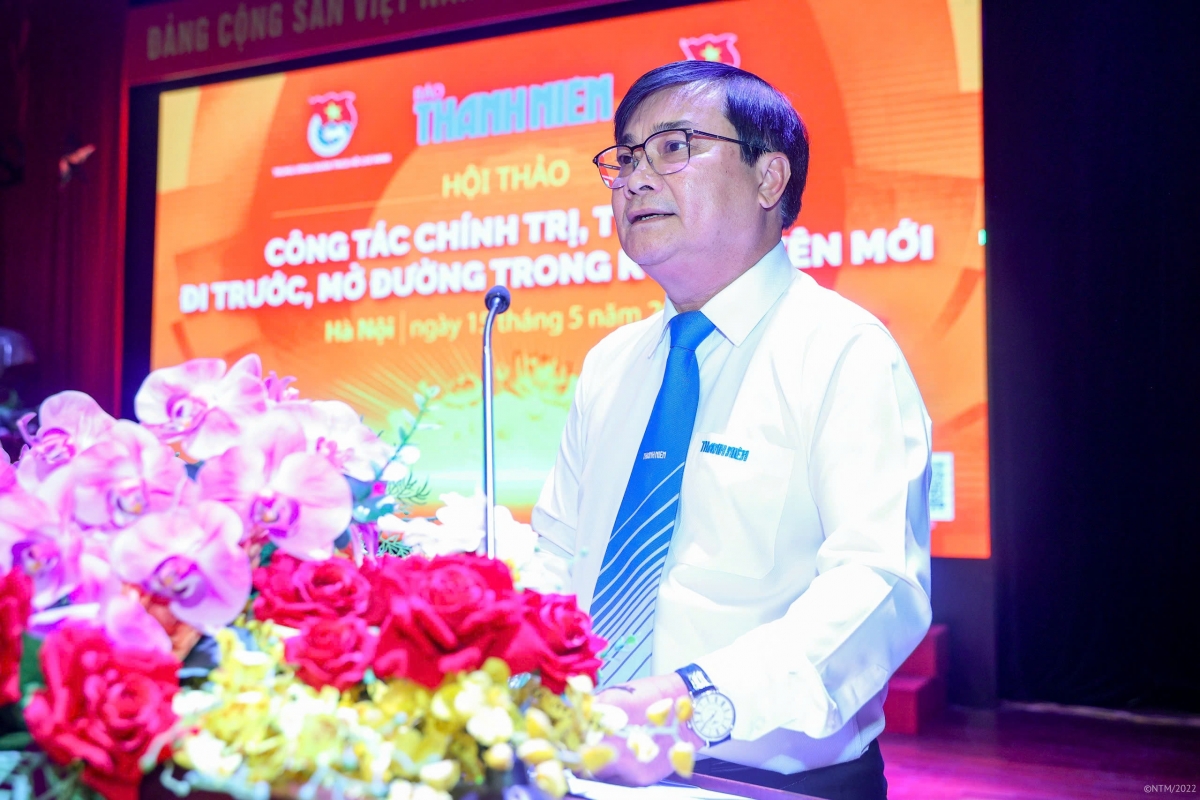 Nhà báo Nguyễn Ngọc Toàn, Tổng biên tập Báo Thanh Niên, nhấn mạnh, đổi mới công tác chính trị, tư tưởng chính là giữ cho cái gốc của Đảng luôn bền, lòng dân luôn thuận, khơi thông mọi nguồn lực để đất nước tự tin sải bước.