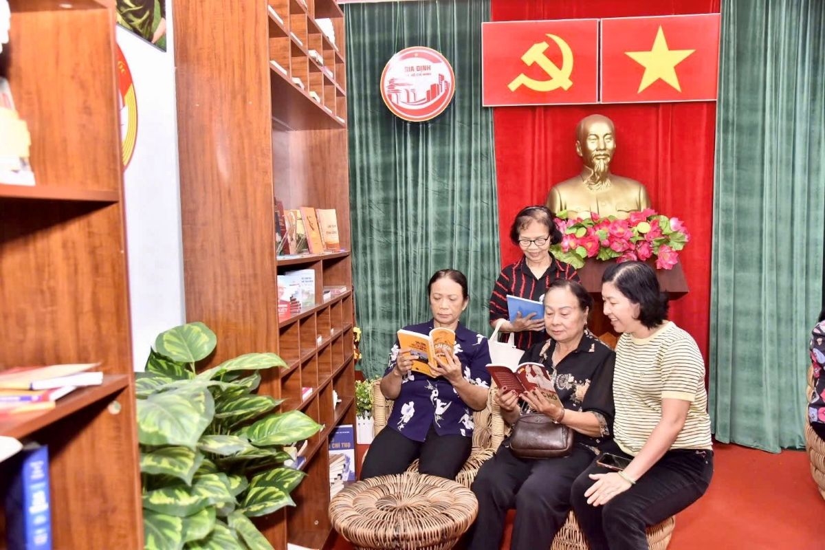 Người dân tiếp cận lịch sử về Chủ tịch Hồ Chí Minh thông qua tư liệu, các hình ảnh trưng bày trực quan.