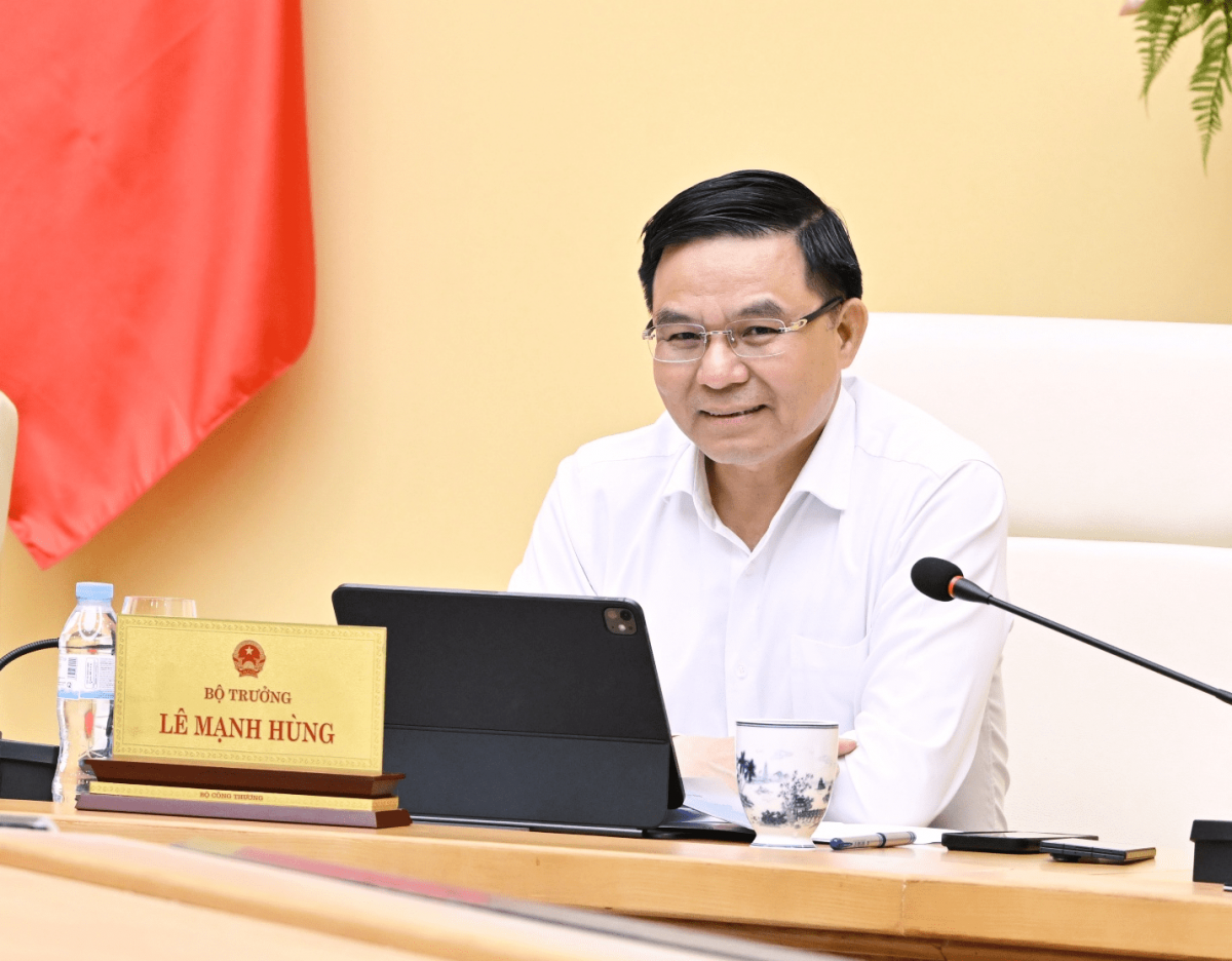 Bộ trưởng Bộ Công Thương Lê Mạnh Hùng làm việc với Cục Xuất nhập khẩu ngày 20/5/2026