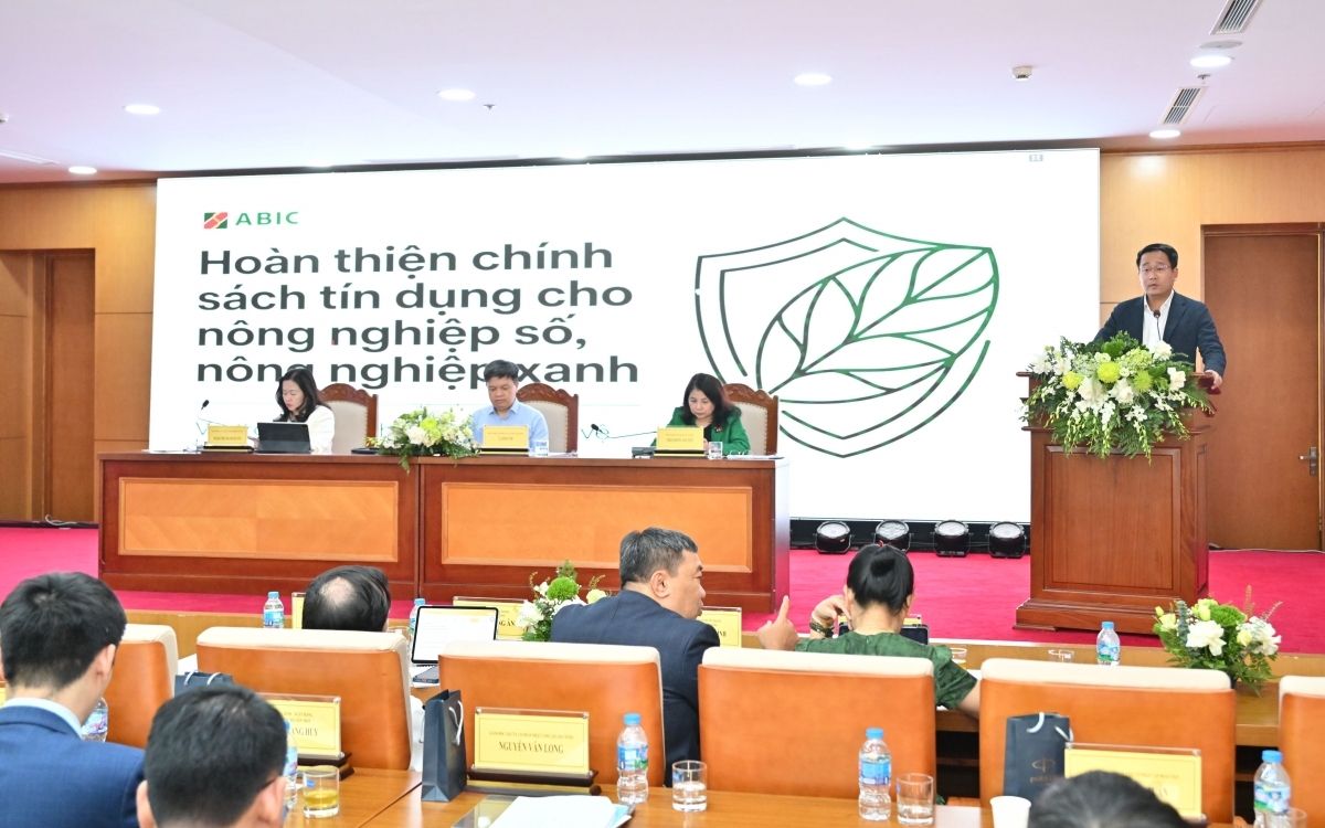 Ông Lê Đình Huy, Phó Tổng Giám đốc Bảo hiểm Agribank (ABIC) phát biểu tại một hội thảo mới đây về tín dụng cho nông nghiệp xanh