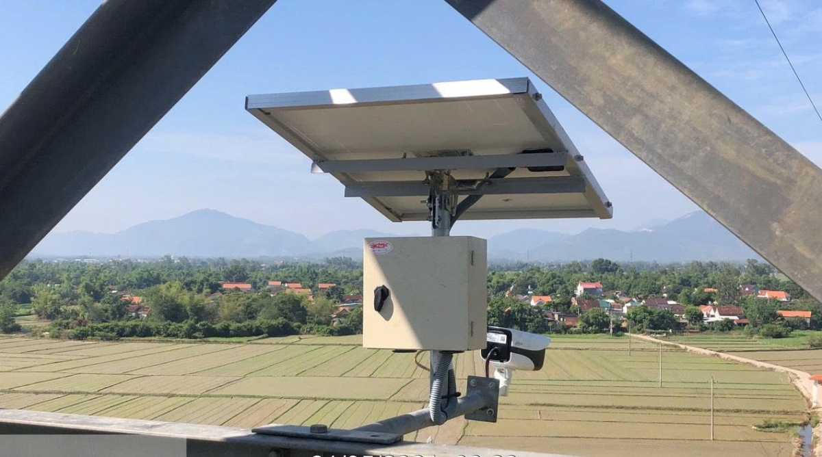 Thu thập dữ liệu thông qua mạng lưới camera giám sát đường dây (ảnh Hoàng Việt)