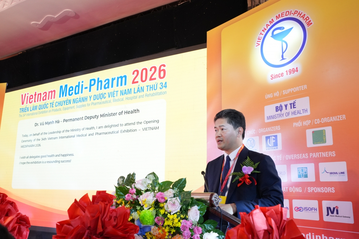 Thứ trưởng Bộ Y tế Vũ Mạnh Hà phát biểu tại lễ khai mạc triển lãm