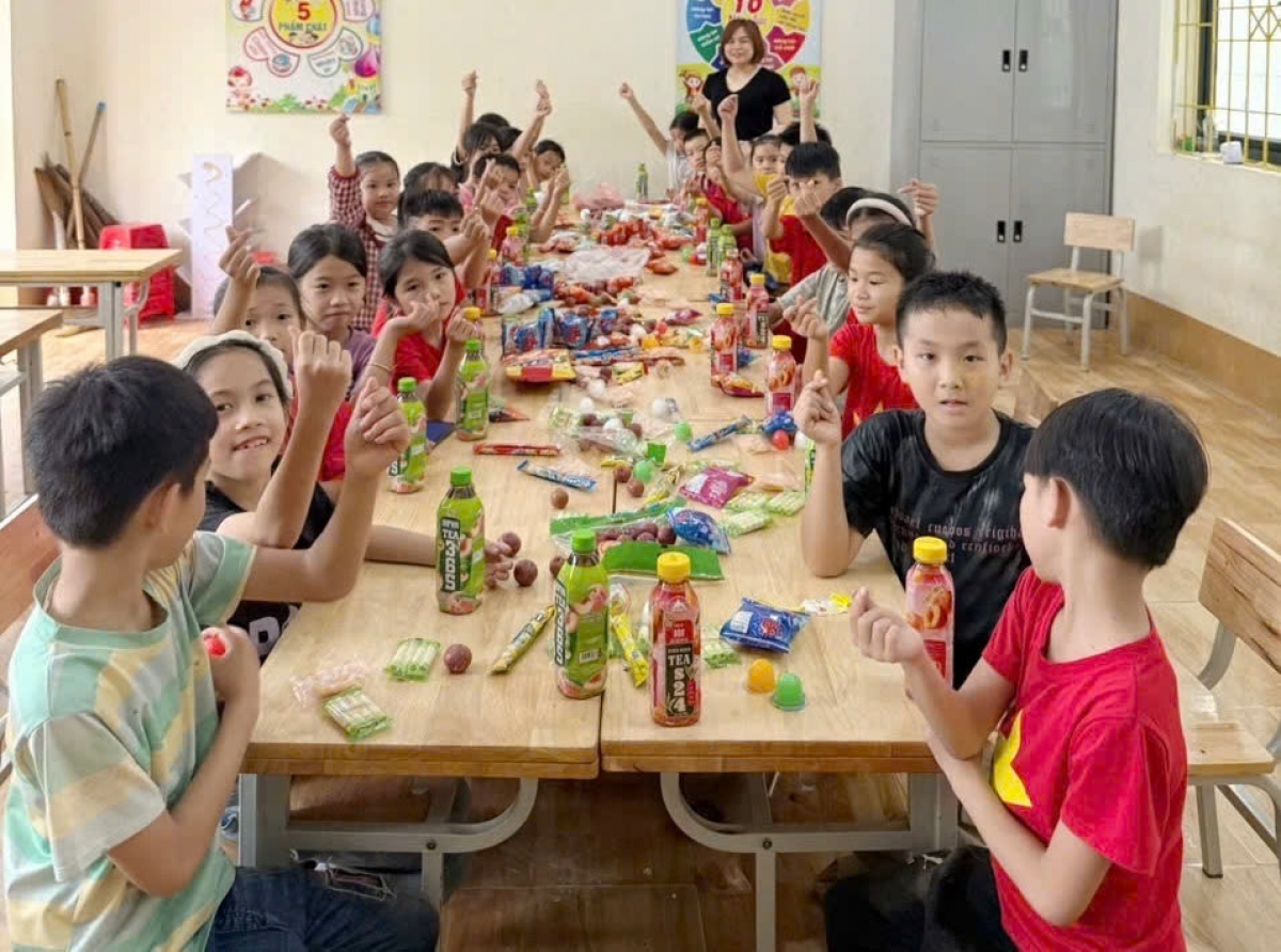 Tổ chức Tết Thiếu nhi kết hợp tại chương trình bế giảng năm học ở xã Đồng Phúc.
