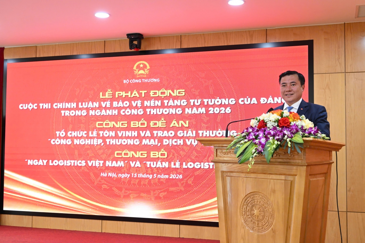 Thứ trưởng Bộ Công Thương Nguyễn Sinh Nhật Tân chuỗi sự kiện quan trọng gồm: Phát động Cuộc thi chính luận bảo vệ nền tảng tư tưởng của Đảng trong ngành Công Thương năm 2026; Công bố Đề án Giải thưởng “Công nghiệp, Thương mại, Dịch vụ Việt Nam” và Công bố Ngày Logistics Việt Nam cùng Tuần lễ Logistics Việt Nam, khẳng định: Đây là những hoạt động có ý nghĩa chính trị và thực tiễn sâu sắc, thể hiện quyết tâm đổi mới tư duy, nâng cao chất lượng phát triển của toàn ngành.