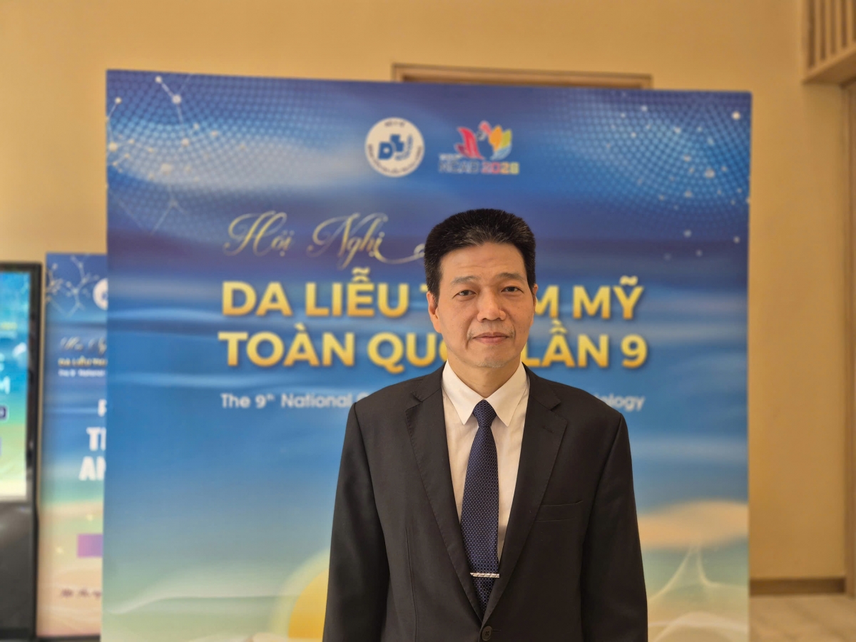 PGS.TS Lê Hữu Doanh, Giám đốc BV Da liễu Trung ương khuyến cáo người dân lựa chọn, tìm hiểu cơ sở và bác sỹ được cấp phép trước khi làm đẹp