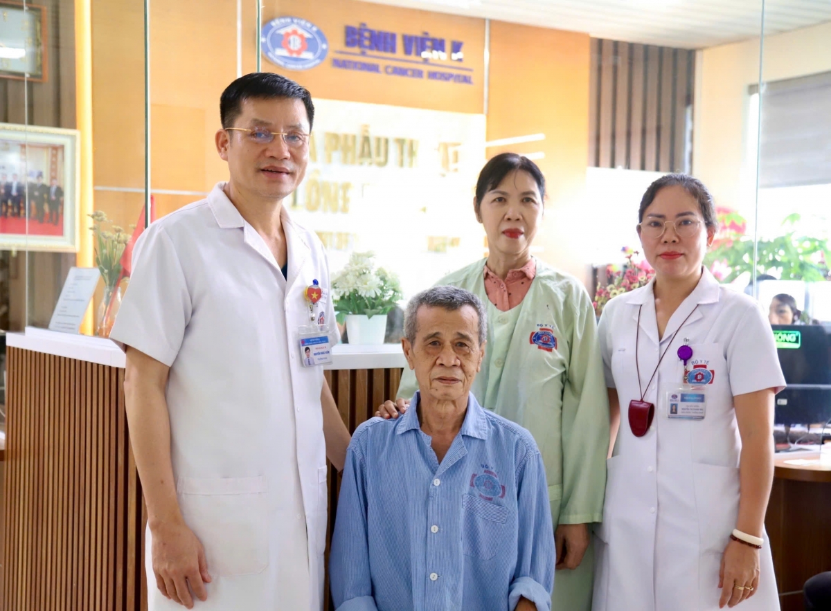 Sau ca mổ, sức khỏe bệnh nhân đang dần hồi phục