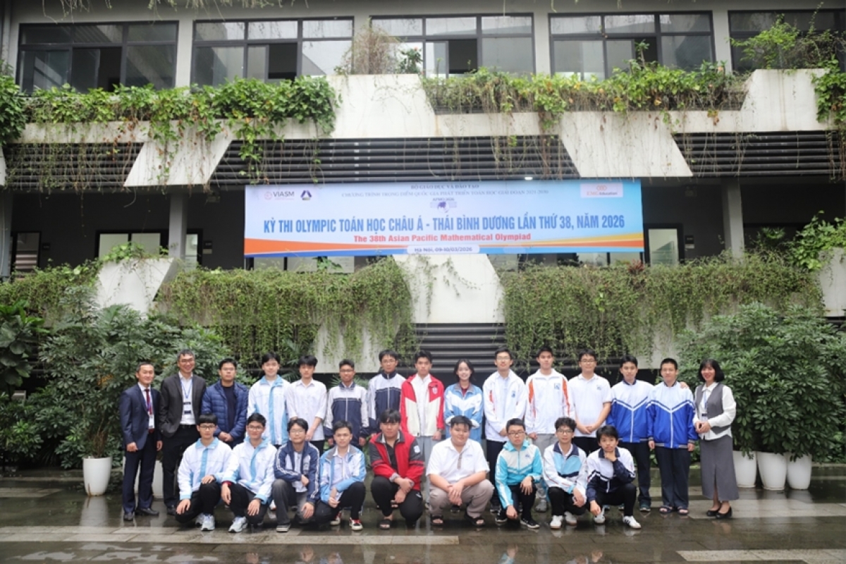 Đội tuyển Việt Nam tham dự Olympic toán Châu Á Thái Bình Dương.