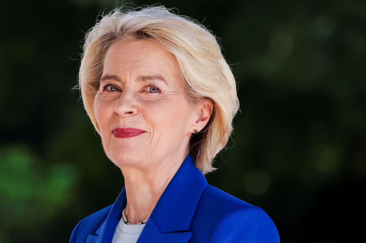 Chủ tịch Ủy ban châu Âu Ursula von der Leyen cho biết khoản vay trị giá 17,5 tỷ USD sẽ được triển khai thông qua chương trình SAFE - Ảnh: Reuters