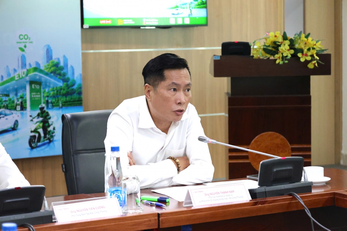 Ông Nguyễn Thành Nam - Phó Cục trưởng Cục Quản lý và Phát triển thị trường trong nước (Bộ Công Thương) phát biểu tại tọa đàm “Xăng E10: Hiểu đúng, dùng tốt” do Báo Công Thương tổ chức ngày 30/6/2026. 