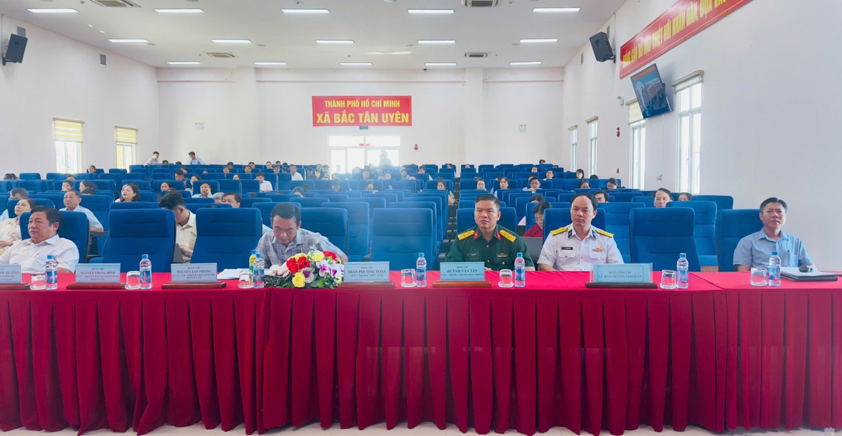 Các đại biểu tập trung theo dõi nội dung chuyên đề