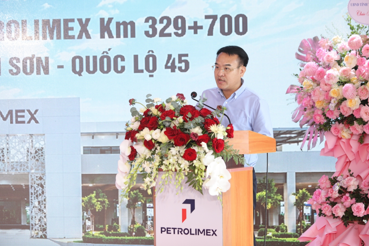 Ông Nguyễn Thanh Hoài – Phó Cục trưởng Cục Đường bộ Việt Nam phát biểu tại lễ khánh thành Cặp trạm dừng nghỉ Petrolimex Thanh Hóa