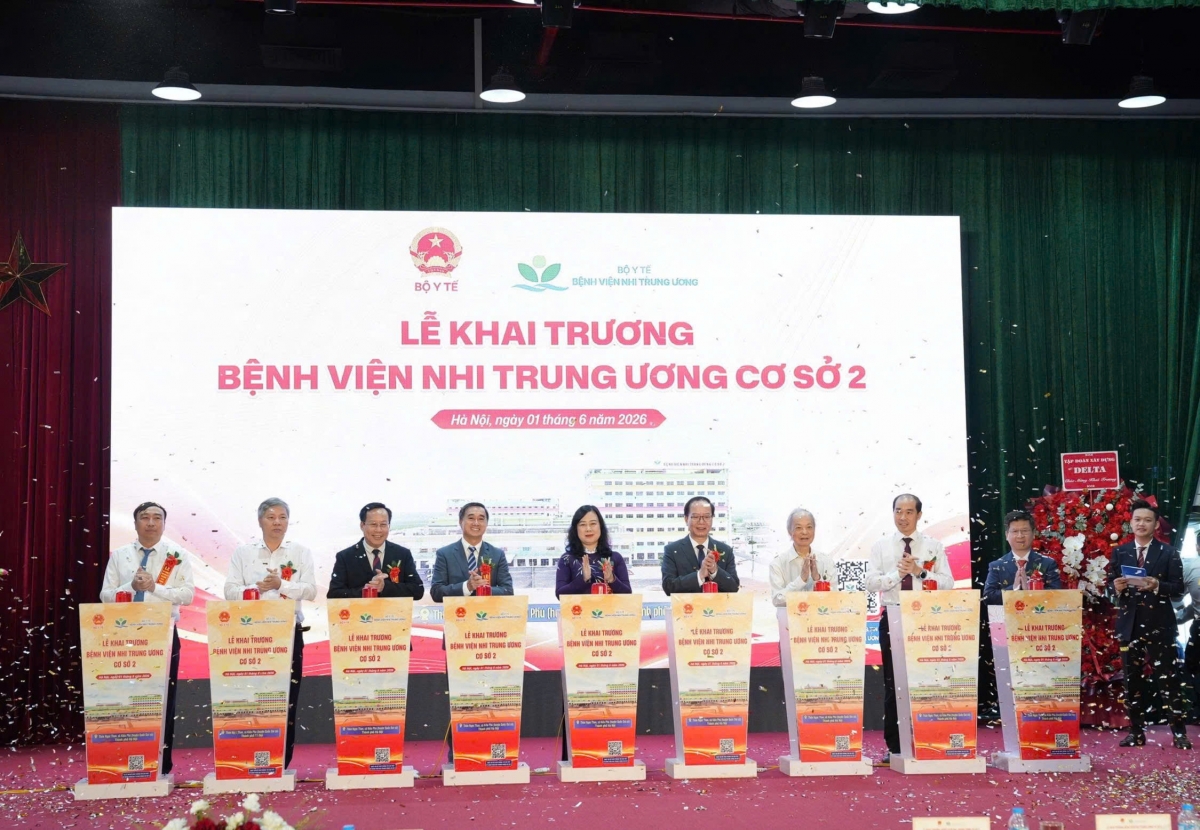 Lãnh đạo Bộ Y tế, Bệnh viện Nhi Trung ương... tại Lễ khai trương đưa vào sử dụng Bệnh viện Nhi Trung ương cơ sở 2.