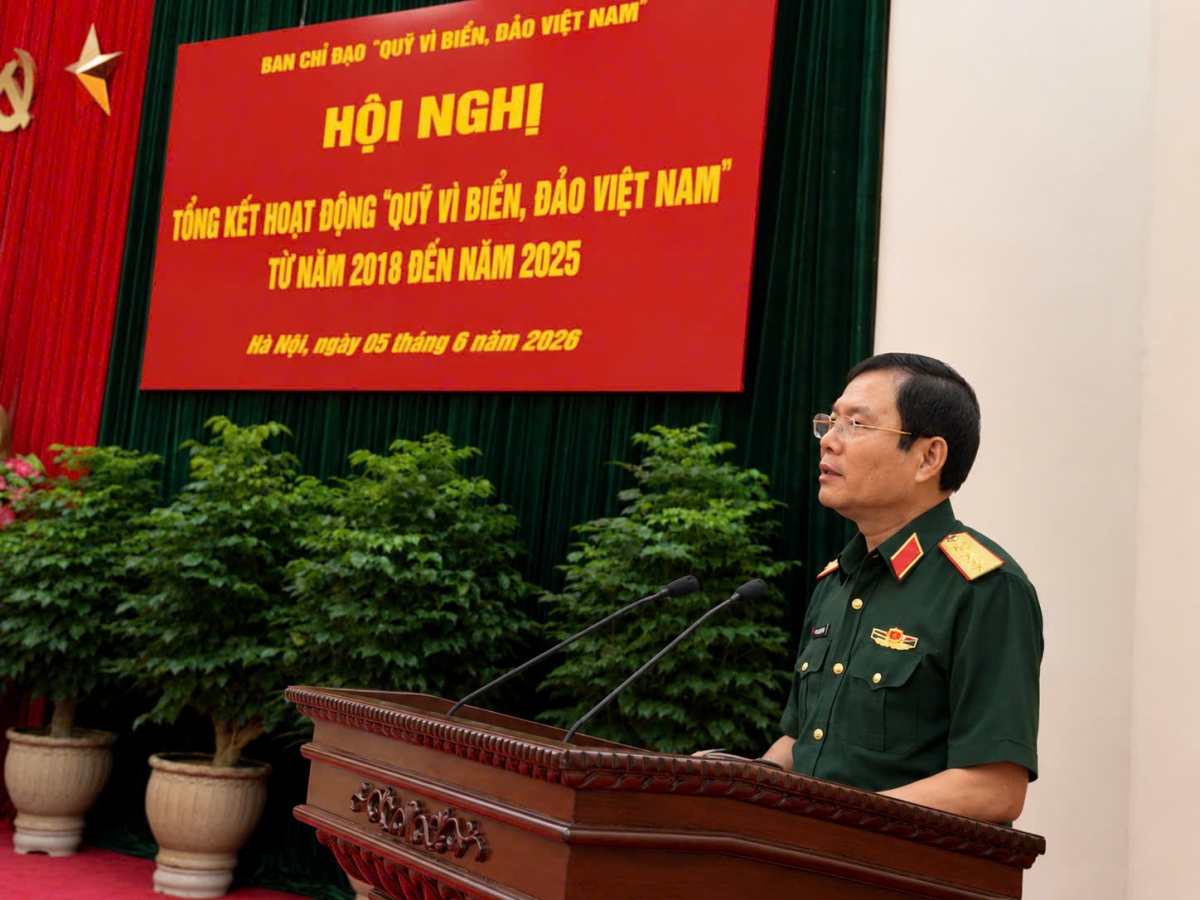 Đại tướng Nguyễn Tân Cương phát biểu kết luận hội nghị