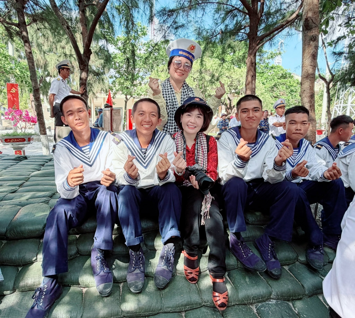 Nhà báo Thu Lan trong chuyến tác nghiệp tại Trường Sa năm 2026