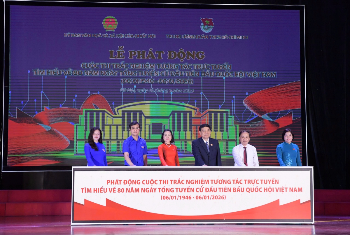 Trung ương Đoàn phối hợp với các đơn vị tổ chức cuộc thi trực tuyến trên internet, các phong trào thi đua phù hợp với từng đối tượng đoàn viên, thanh thiếu nhi để người trẻ vừa phát huy khả năng tư duy, vừa vui chơi.