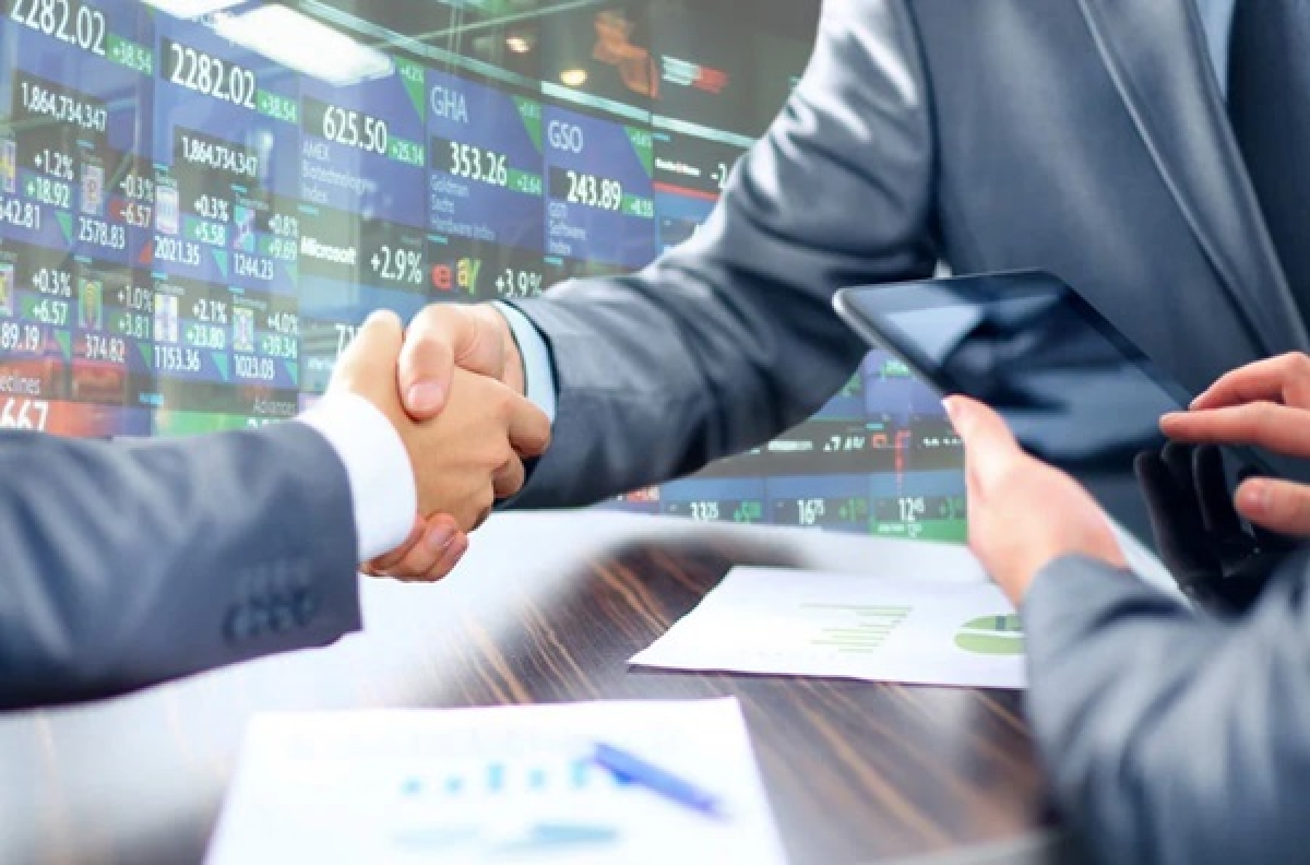 Nhiều ngân hàng lên kế hoạch bán vốn cho nhà đầu tư nước ngoài.