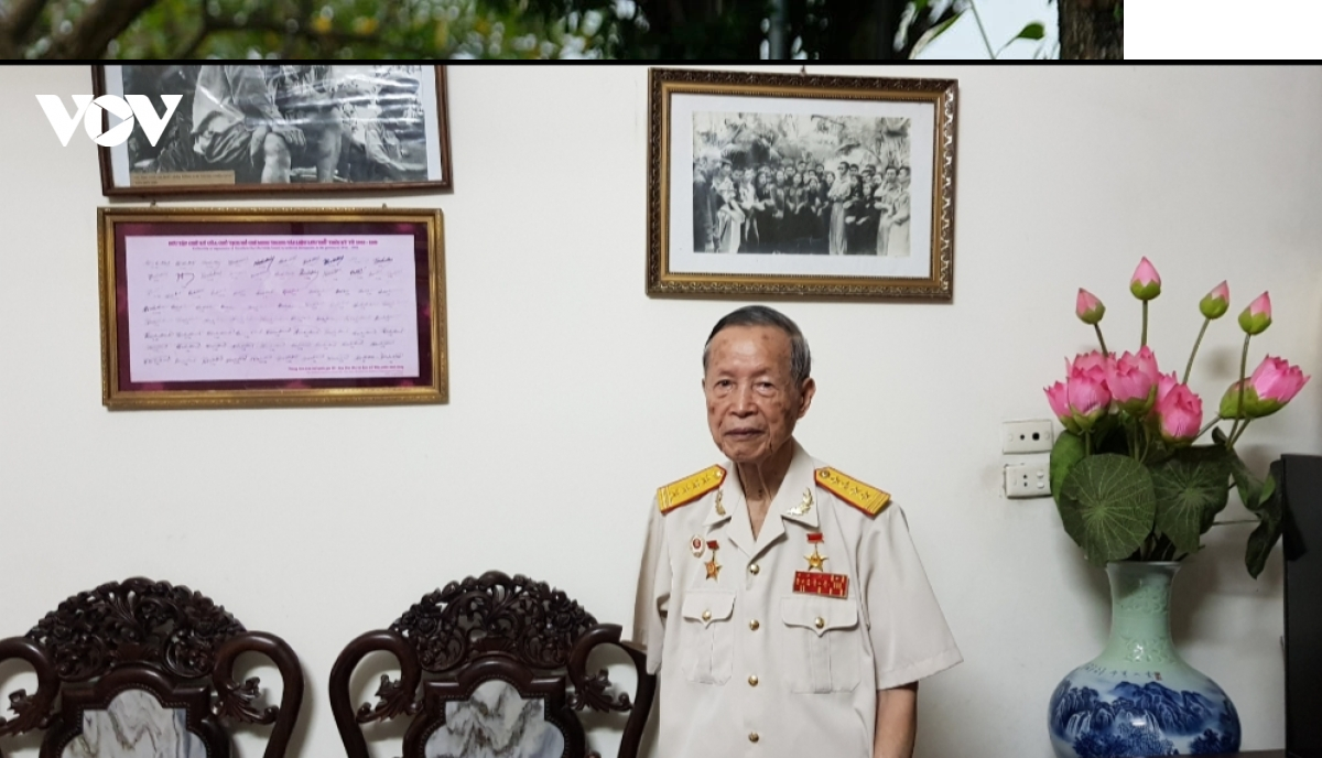 Anh hùng La Văn Cầu tại nhà riêng. (Ảnh: Ngọc Anh)