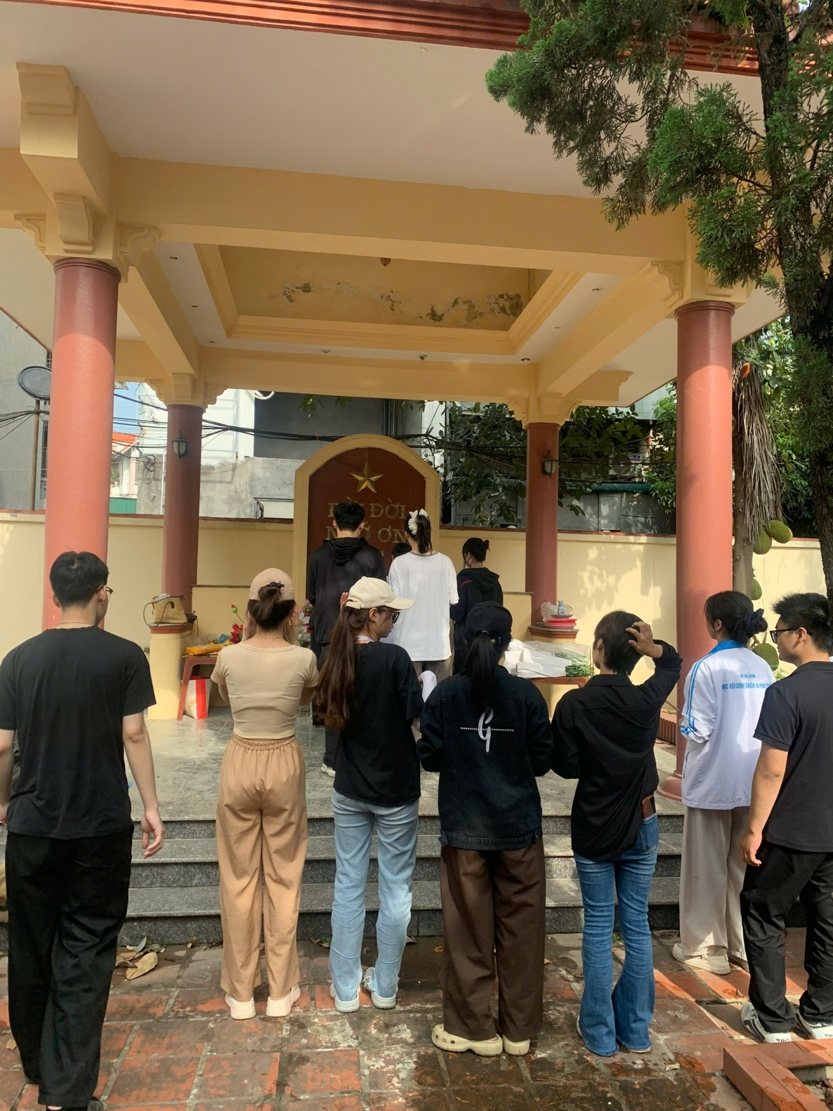 Chương trình góp phần thể hiện đạo lý uống nước nhớ nguồn của các bạn trẻ.