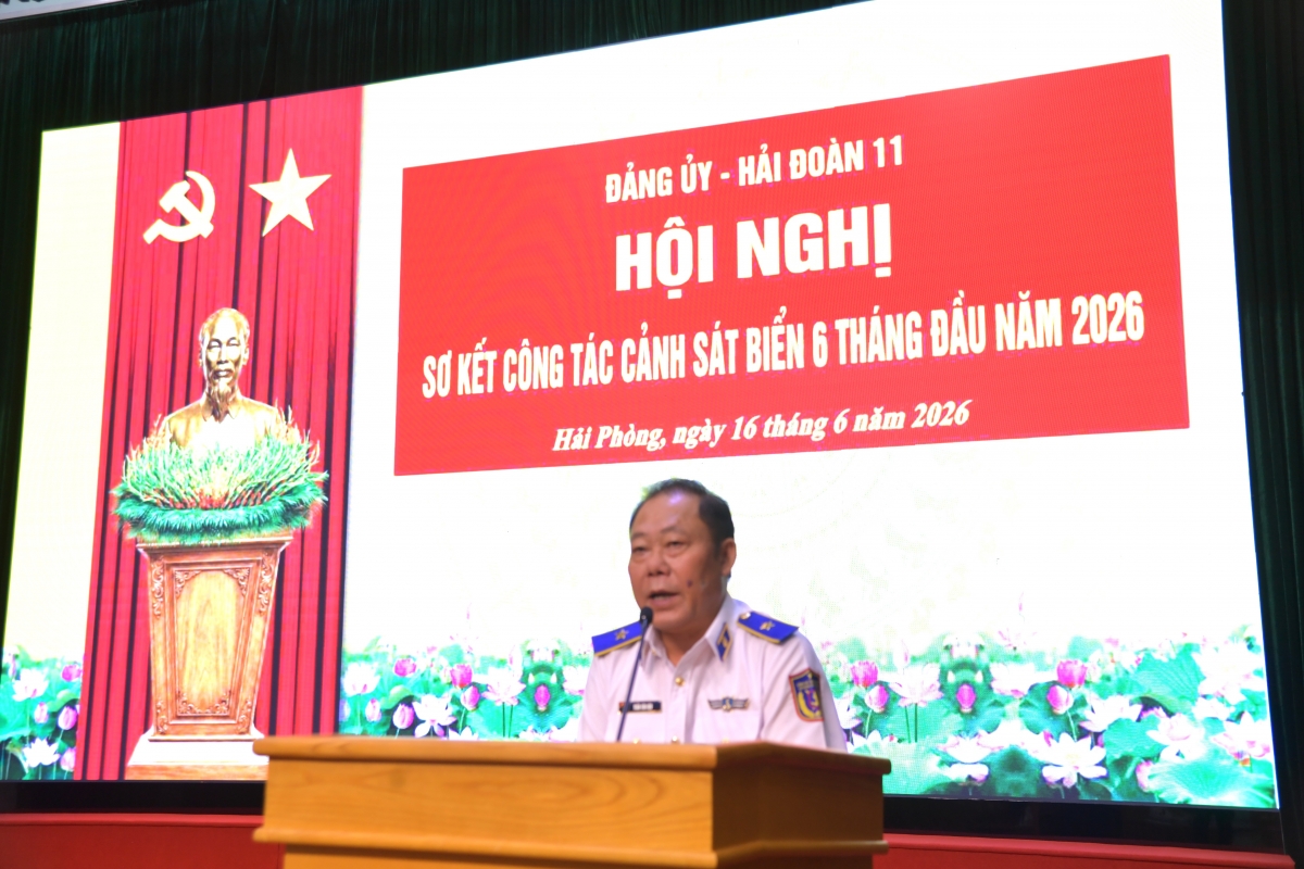 Thiếu tướng Trần Văn Hậu, Bí thư Đảng ủy, Chính ủy Vùng Cảnh sát biển 1 dự, chỉ đạo và phát biểu tại hội nghị