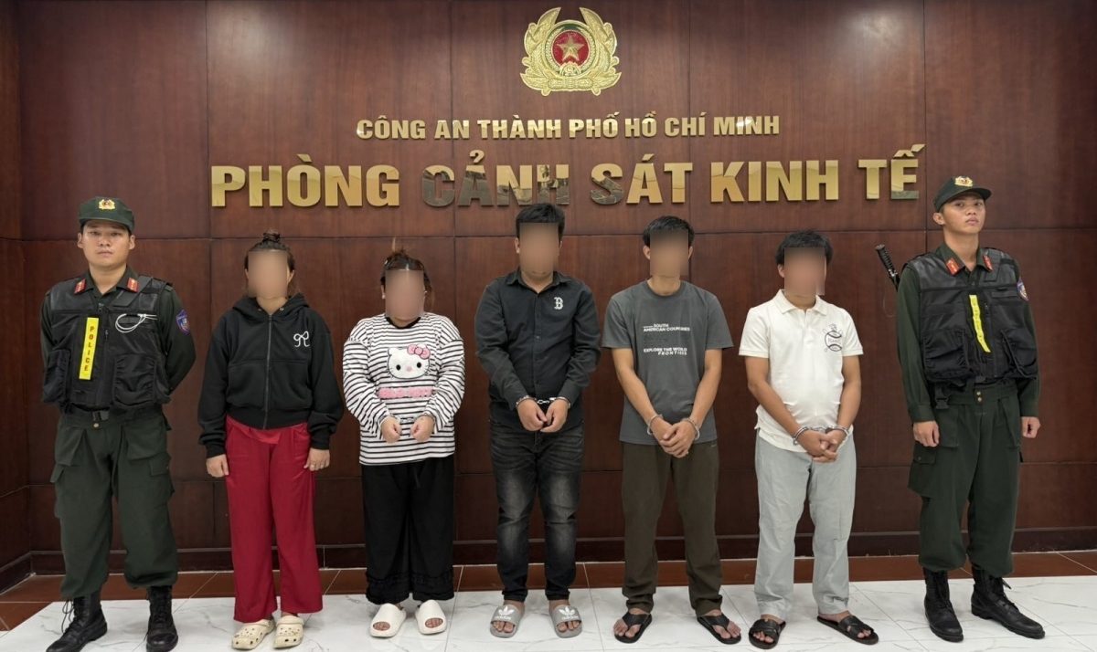 Công an TP.HCM khởi tố, bắt tạm giam 5 bị can.
