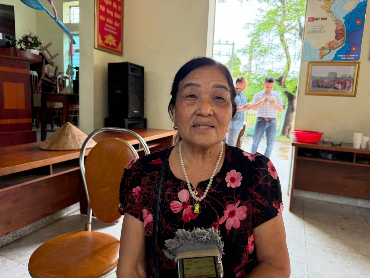 Bà Nguyễn Thị Hương, người dân thôn Đồng Lều cũ ủng hộ chủ trương mới của Đảng