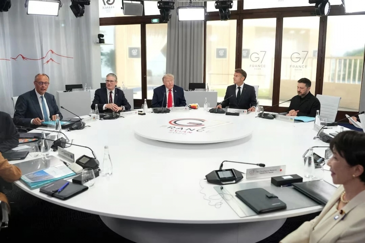 Các nhà lãnh đạo tham dự phiên làm việc trong khuôn khổ Hội nghị Thượng đỉnh G7.Ảnh: Reuters