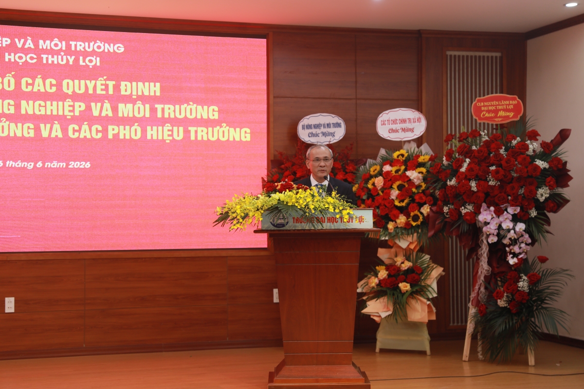 GS Nguyễn Trung Việt phát biểu tại hội nghị