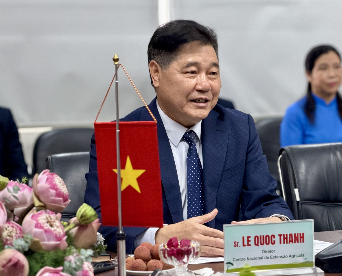 Ông Lê Quốc Thanh, Giám đốc Trung tâm Khuyến nông Quốc gia chia sẻ kinh nghiệm tại buổi làm việc