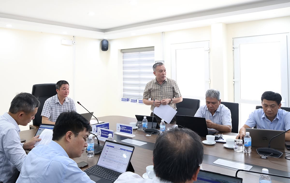 Ông Nguyễn Khắc Nhân – Giám đốc NPMB báo cáo tại cuộc họp