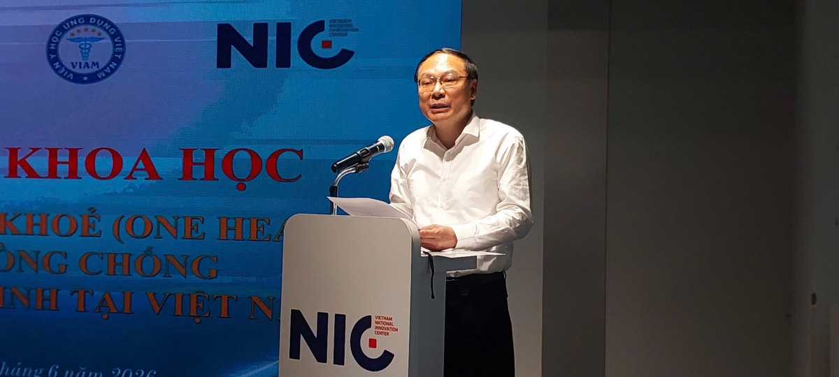 Ông Lê Công Thành, Thứ trưởng Bộ Nông nghiệp và Môi trường phát biểu tại Hội thảo.
