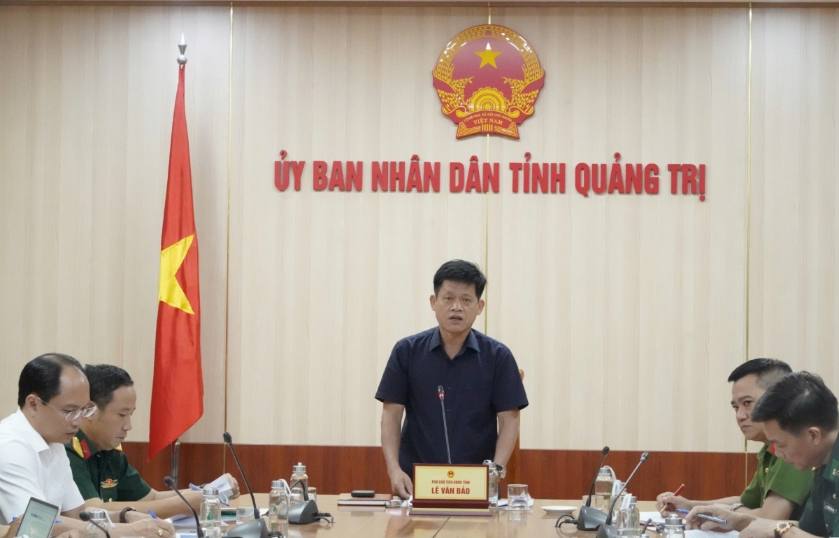 Ông Lê Văn Bảo, Phó Chủ tịch UBND tỉnh Quảng Trị chủ trì cuộc họp khẩn với các địa phương về ứng phó với cháy rừng liên tiếp