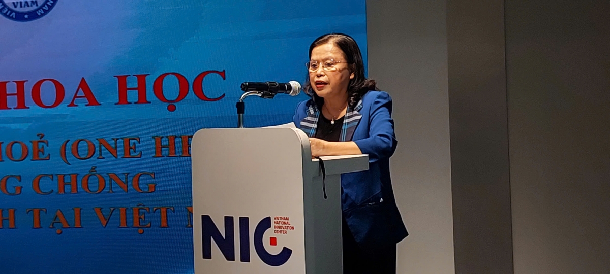 PGS.TS Nguyễn Thị Xuyên, Chủ tịch Tổng hội Y học Việt Nam, nguyên Thứ trưởng Bộ Y tế phát biểu tại Hội thảo.