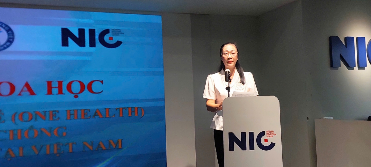 PGS.TS Phạm Thanh Bình, Chủ tịch Hiệp hội Tư vấn nâng cao sức khỏe Việt Nam phát biểu tại Hội thảo.