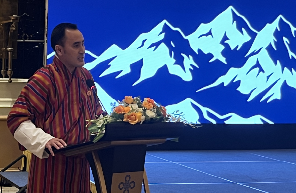 Bộ trưởng Bộ Công nghiệp, Thương mại và Việc làm Bhtuan Lyonpo Namgyal Dorji phát biểu tại sự kiện