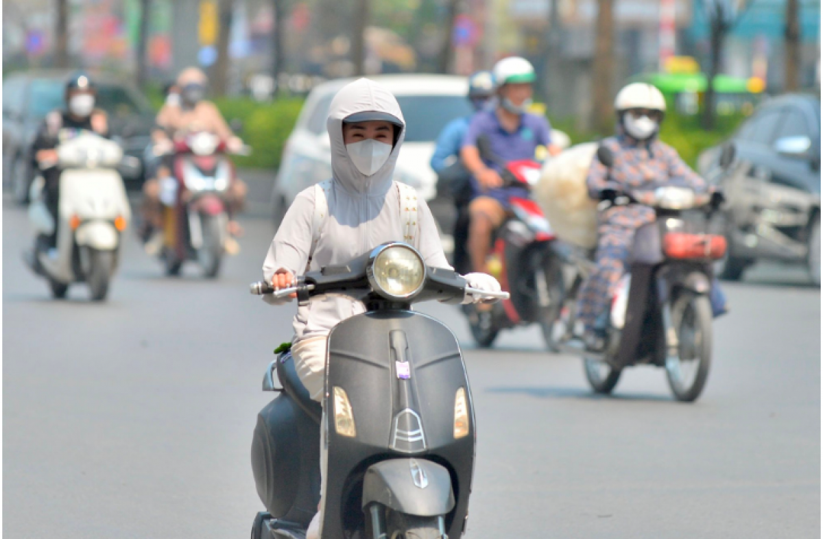 Nắng nóng ở miền Bắc chỉ còn xuất hiện cục bộ, chiều tối sẽ có mưa giông