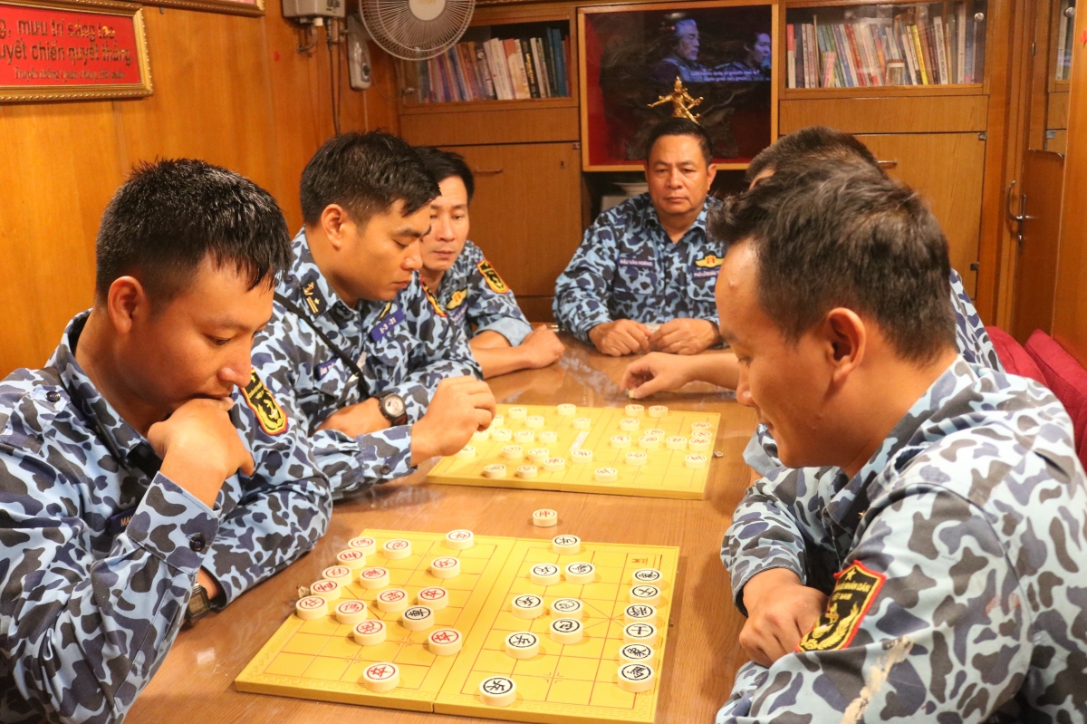 Phút thư giãn của thủy thủ Tàu ngầm Lữ đoàn 189