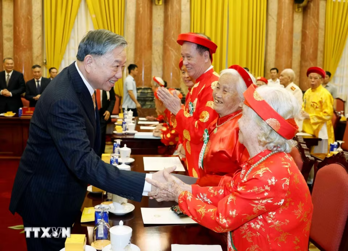 Tổng Bí thư, Chủ tịch nước Tô Lâm và các đại biểu. Ảnh: Thống Nhất/TTXVN