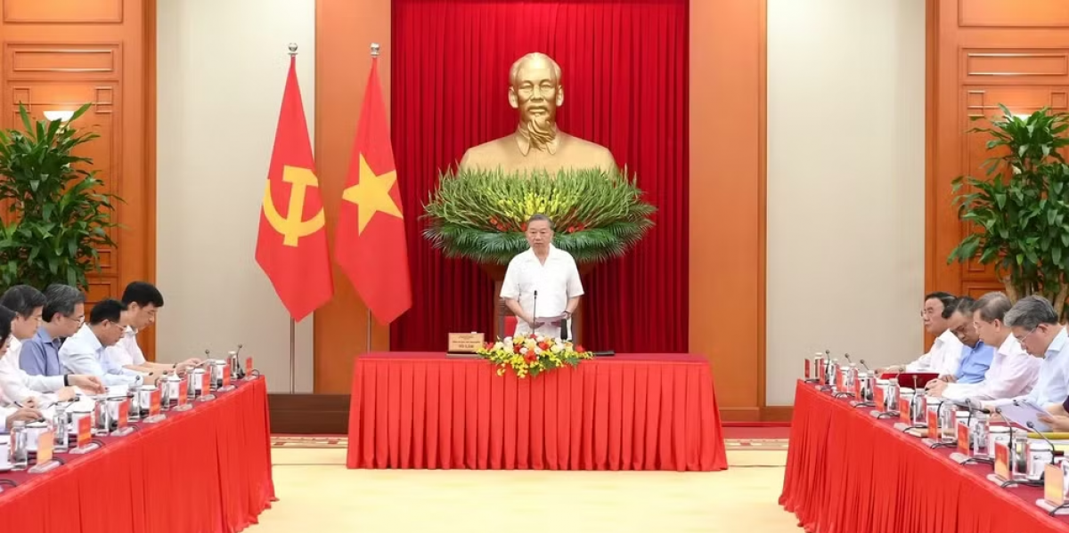 Tổng Bí thư, Chủ tịch nước Tô Lâm chủ trì buổi làm việc với Ban Tổ chức Trung ương về trọng tâm công tác tổ chức xây dựng Đảng theo tinh thần Nghị quyết Đại hội XIV của Đảng diễn ra chiều 3/6, tại Trụ sở Trung ương Đảng. (Ảnh: ĐĂNG KHOA)